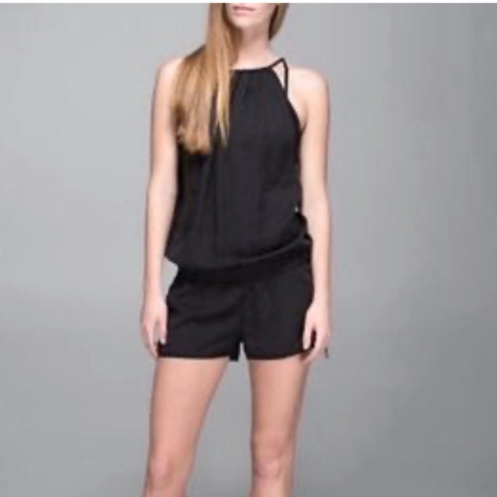 Lululemon heat the street‎ black Onezie/romper